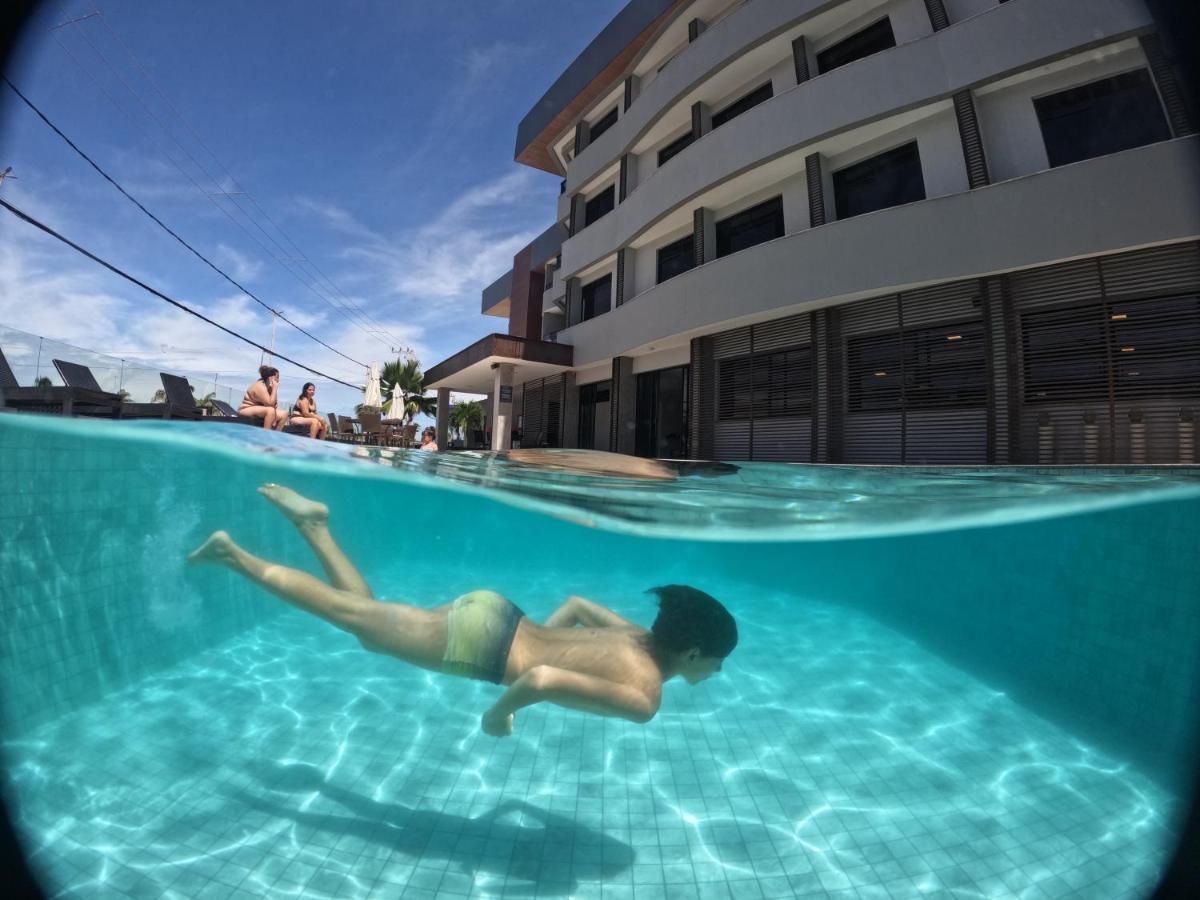 Piscina do hotel